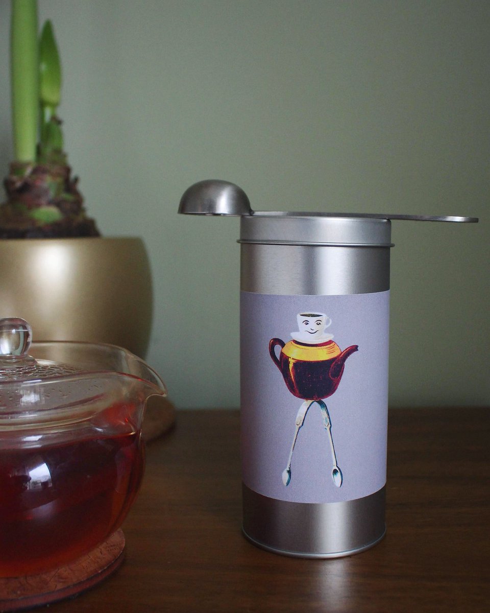 Happy New Year, friends! 🎉
My first tea of 2019 was Gianfranco's Earl Grey via <a href="/PostcardTeas/">Postcard Teas</a>, a gift that I received for Christmas. Hope your new year is off to a good start! #teajournal #postcardteas