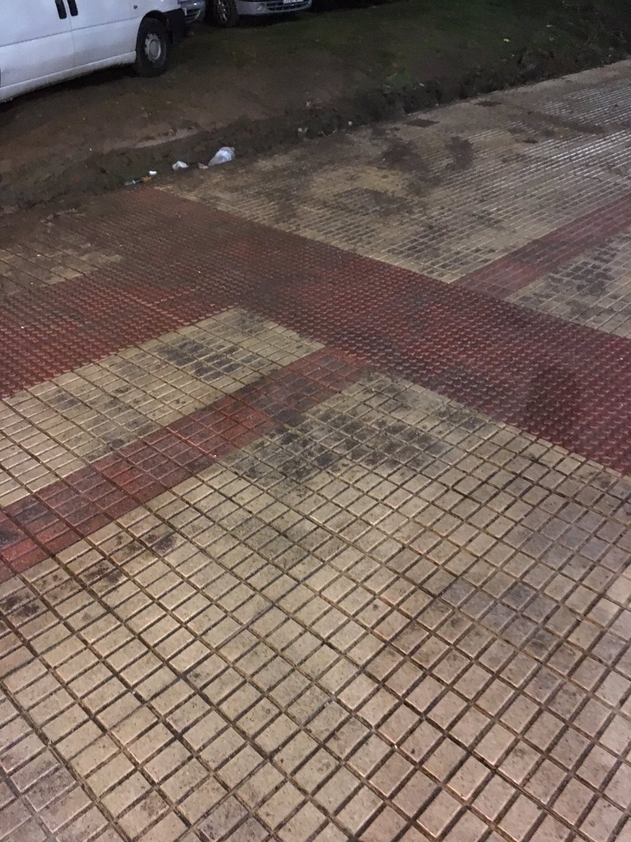 UGE5813's tweet photo. @aytoSalamanca es esto normal? https://t.co/9Vv4vJQ21Q