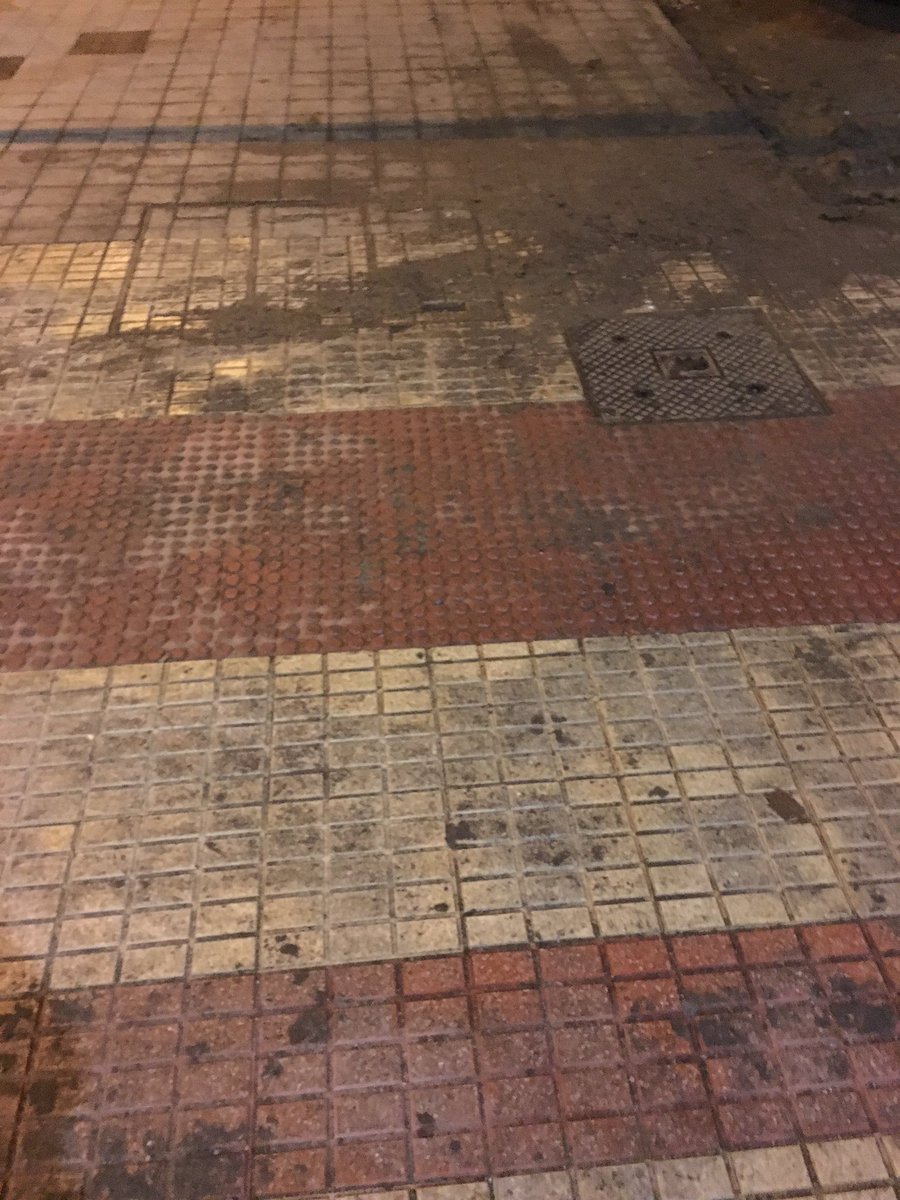 UGE5813's tweet photo. @aytoSalamanca es esto normal? https://t.co/9Vv4vJQ21Q