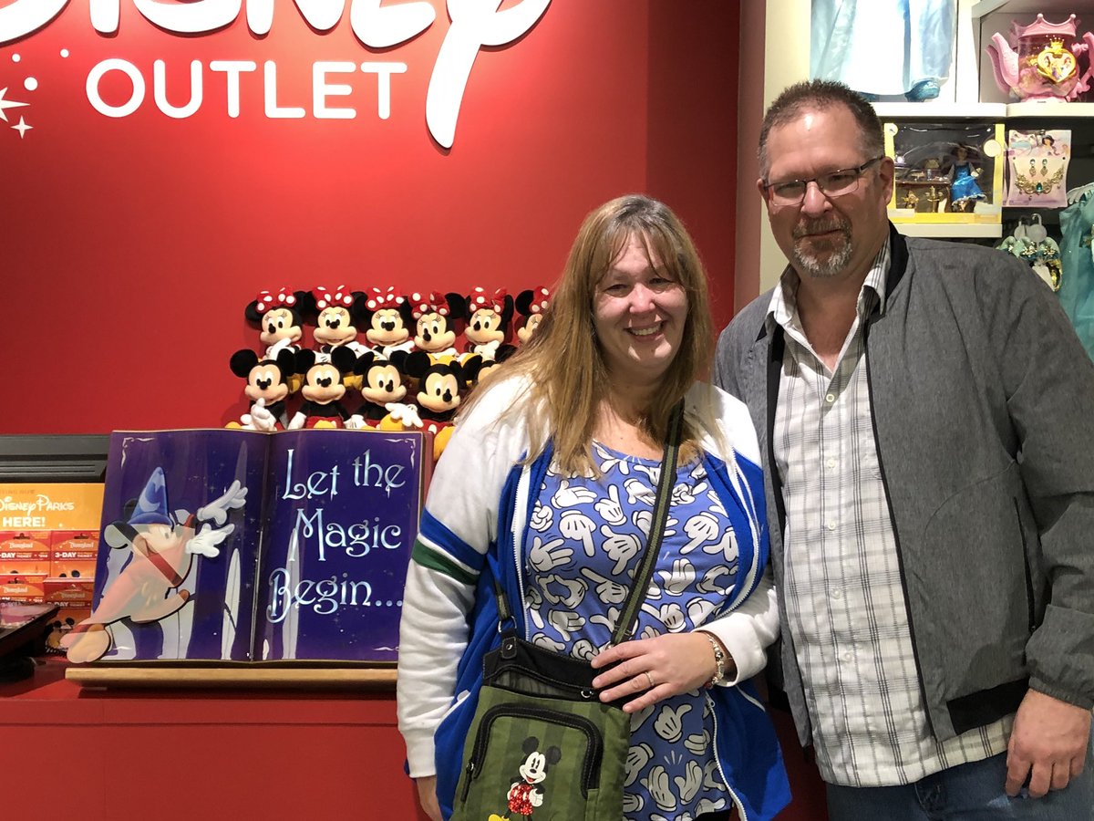 TTatorTot's tweet photo. #proposed to at the Disney outlet store in marysville wa. Next best thing to #Disney https://t.co/BeE2uZOcEy
