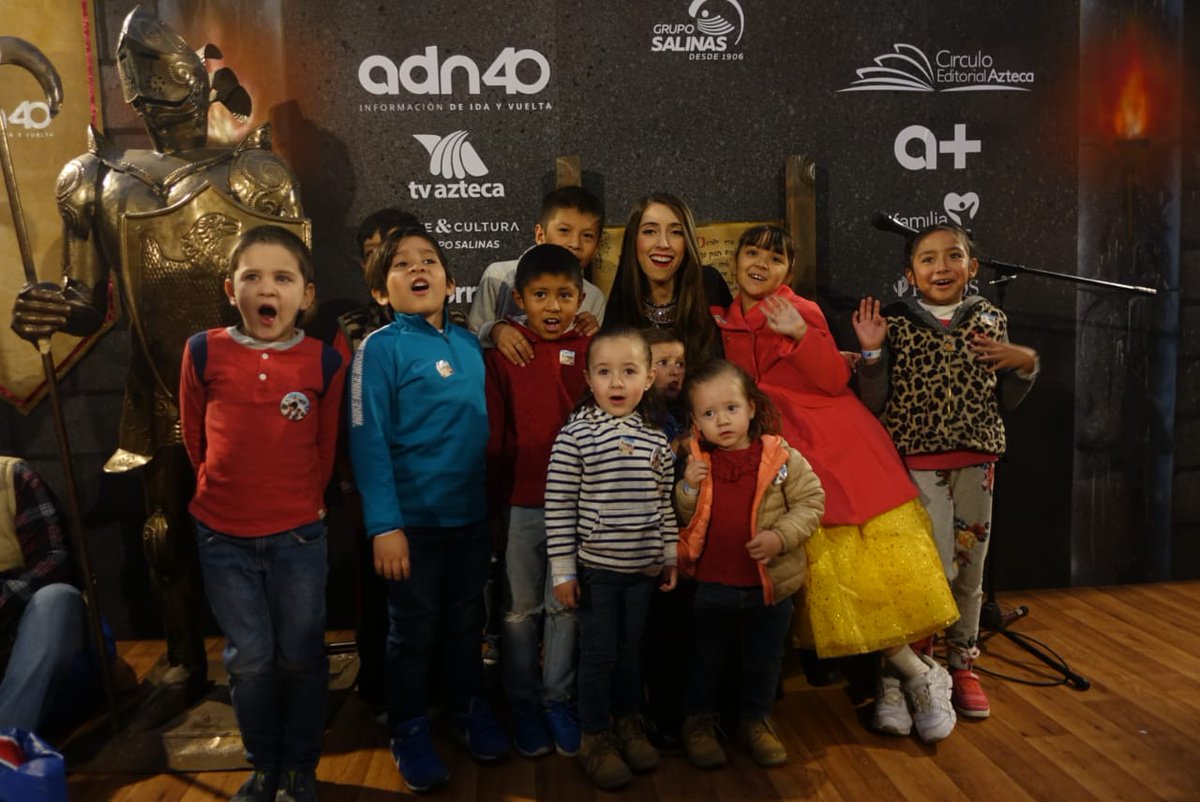 adnnoticiasmx's tweet photo. .@aletoledan nos enseñó que el mejor regalo es el amor de nuestra familia. 📚

¡Ven a regalar una sonrisa y diviértete con nosotros en la Villa @JuguetonAzteca! https://t.co/QvTeONgjYQ