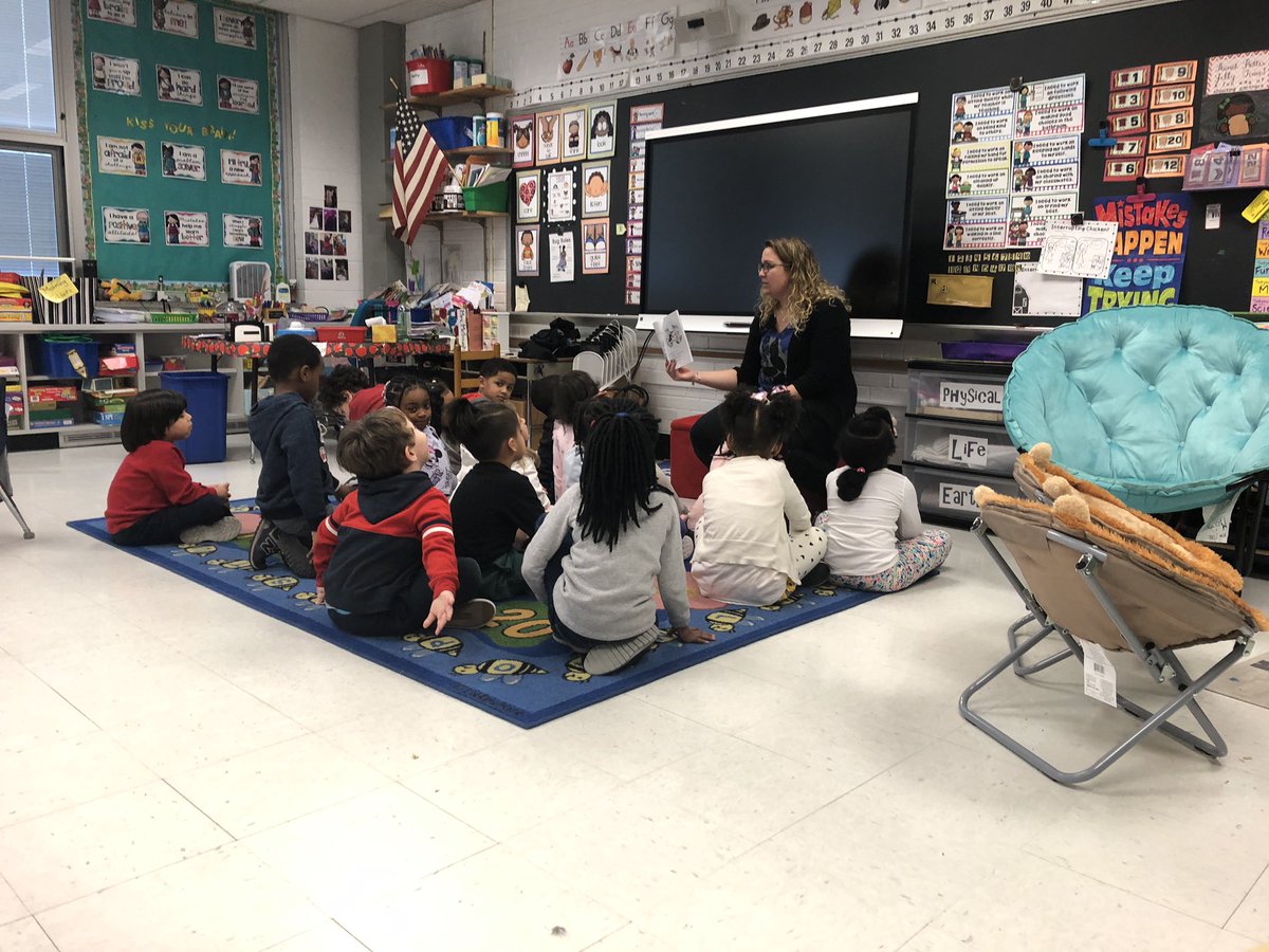 MES_EPTSD's tweet image. Looks like our two new teachers had a wonderful first day. Way to go @Miss__Callahan  and @MissJKnowsBest !!! #EPTSD #njed #1styearteachers