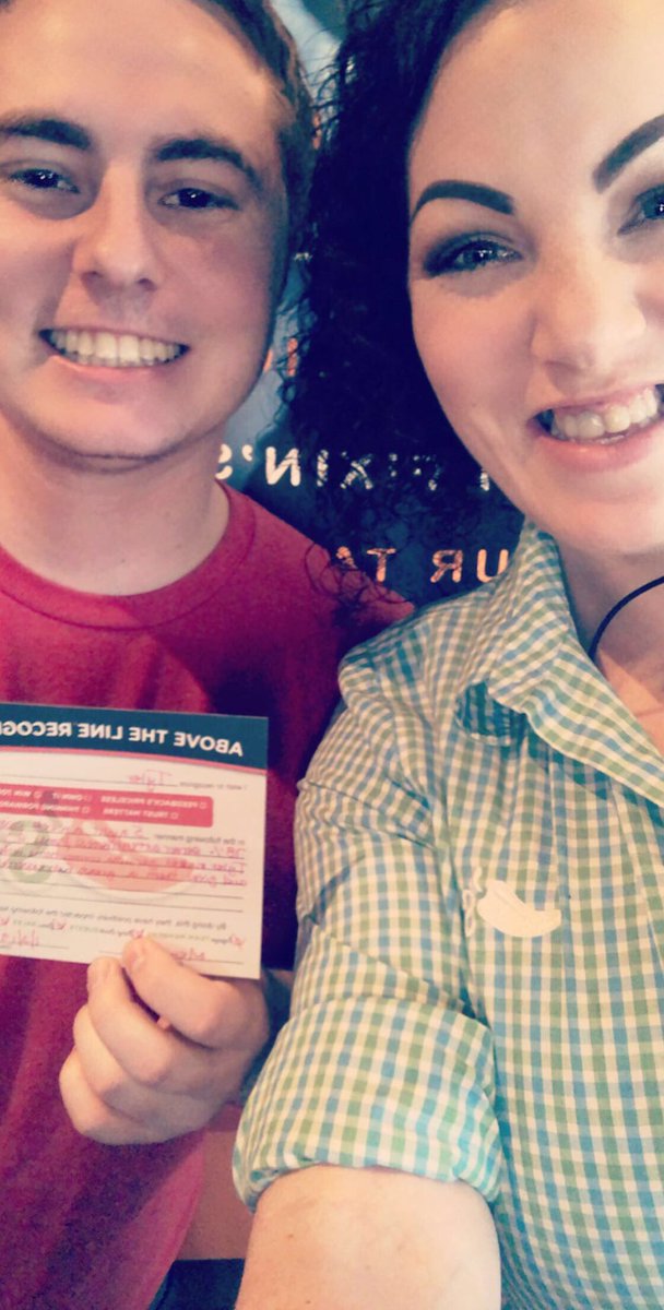 Some #FocusedRecognition for Tyler after an amazing connection with his table the other night (besides all of his other awesome results)! ❤️🌶💪🏻 #teamcape #ATL #ChilisLove #ChilisGrow @ChilisJobs @chilischuck @tlpd3