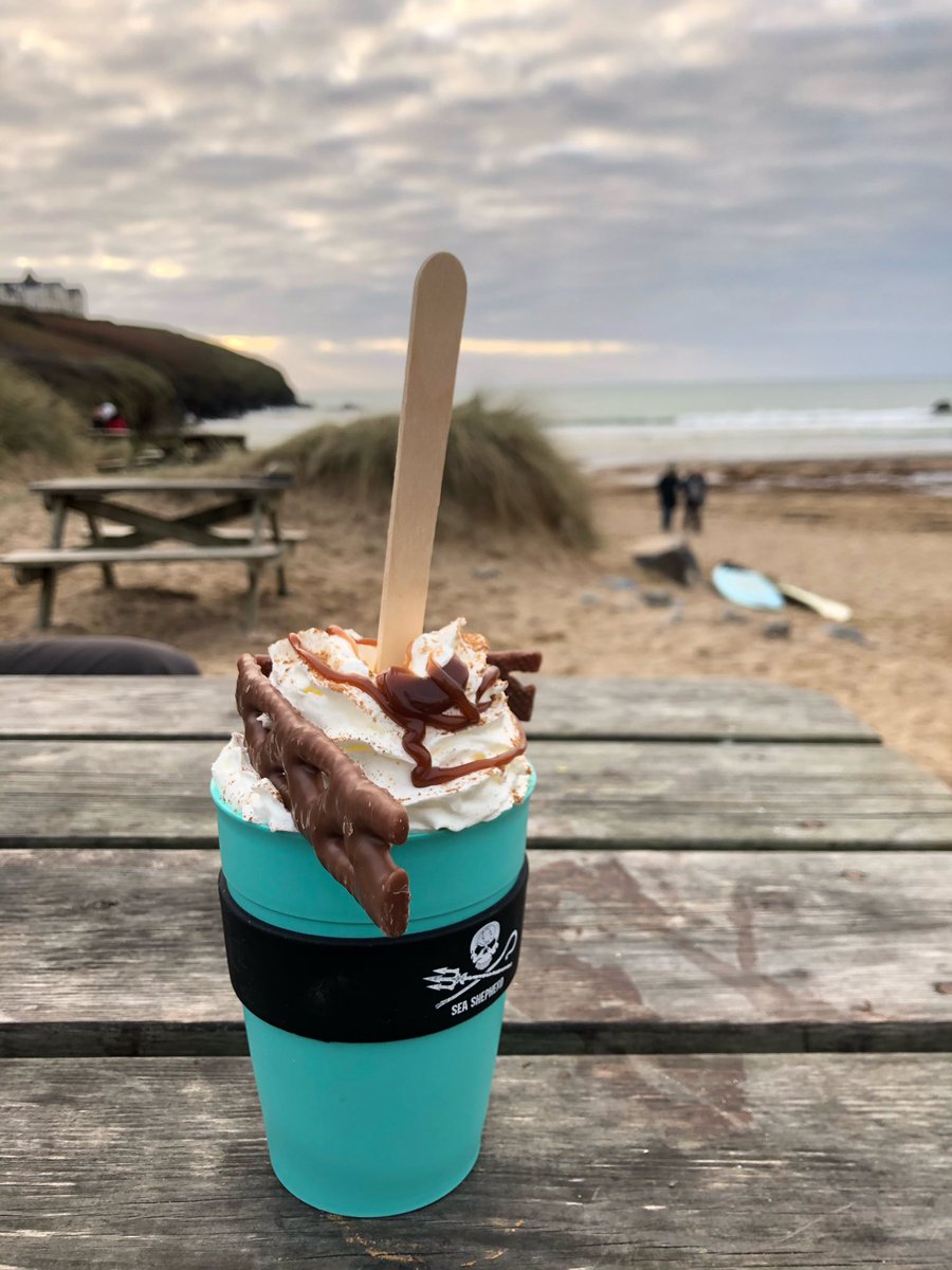 mearscottage's tweet photo. We stopped for a #hotchoccy at @Poldhu we had our #reusable @KeepCup but everyone else had disposables.
Time to take a leaf out of @BTPcafes book? Rent reusable cups? https://t.co/gHRKMhMrDY