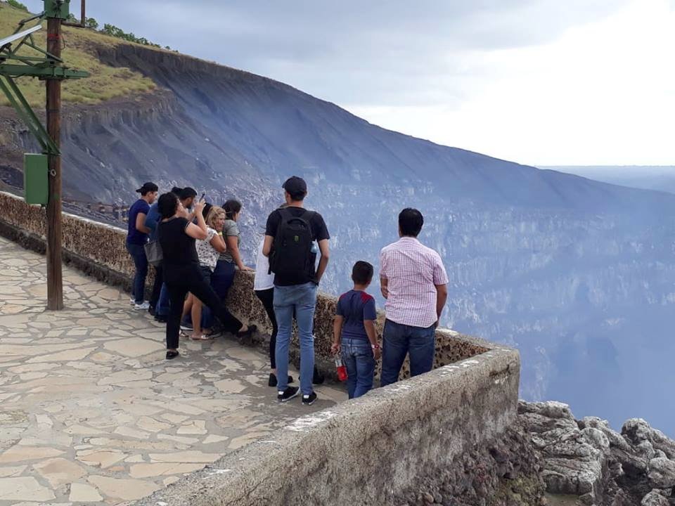 LaTaniaDeEsteli's tweet photo. #VolcánMasaya #Nicaragua
Centro Turístico y Reserva Natural Volcán Masaya
Q lindo disfrutar de nuestra tierra, esa llena de volcanes, de agua dulce, salada, mi #NicaraguaSiempreLinda es Única, los turistas y nacionales disfrutando de nuestro pequeño paraíso.
#UnidosEnVictorias https://t.co/WyWyTCpPiO