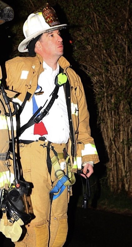 Congrats to Battalion Chief Don Farquhar who Retired today after more than 25 yrs of service -Good Luck and Enjoy your Retirement !!