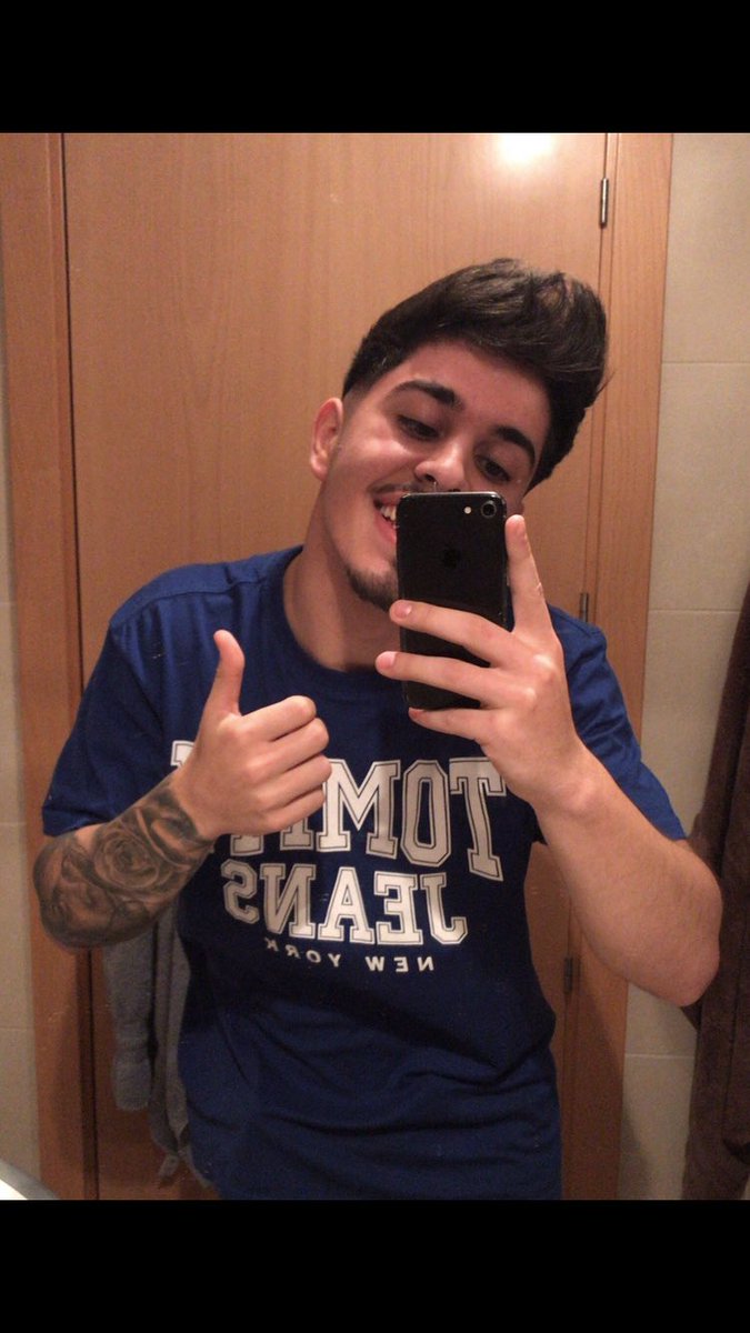 La elegancia de un hombre, está en la seriedad de su boca... 🙌🏼🙇‍♂️