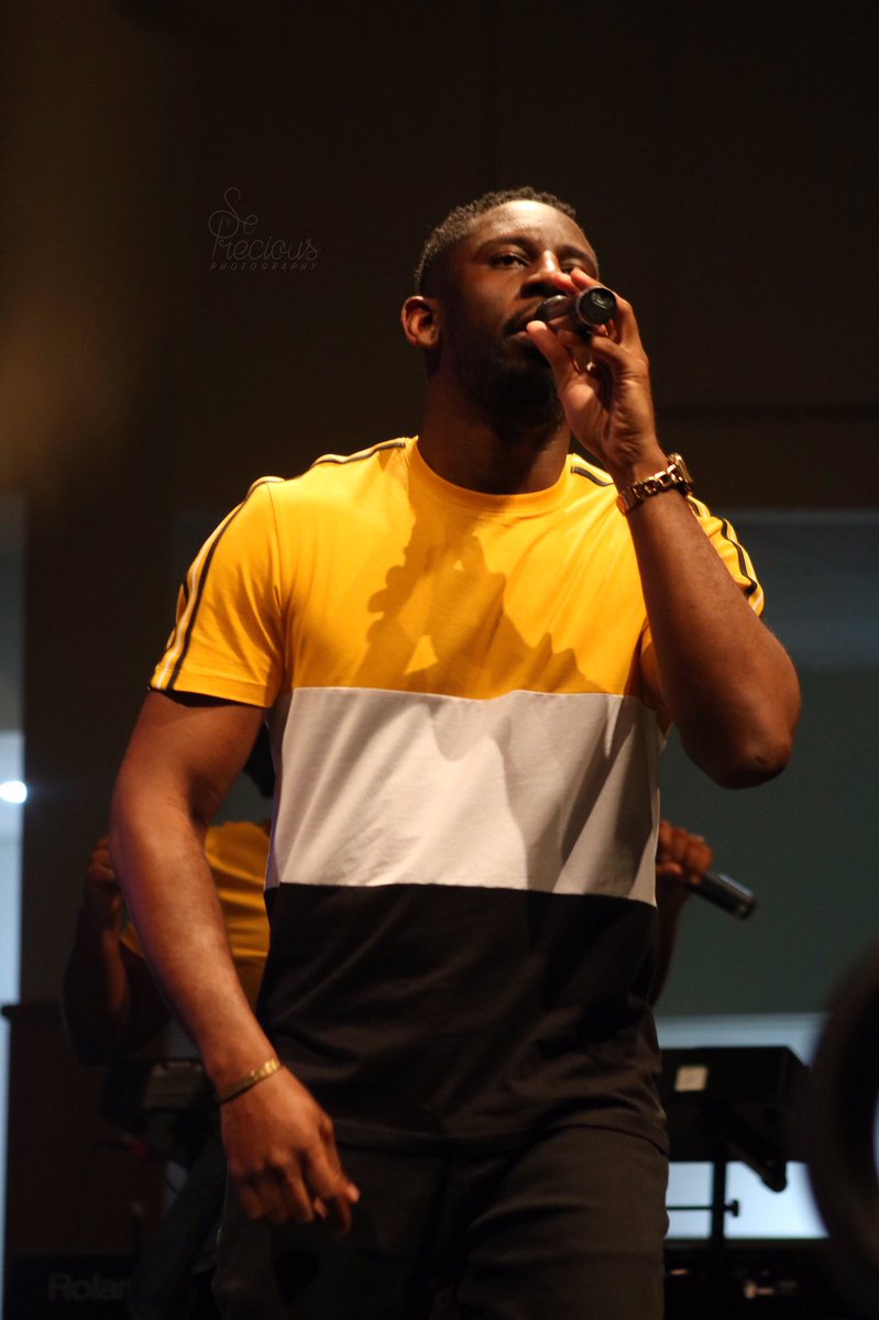 theprojectsmin's tweet image. 2018 was an amazing year but 2019 is about to be phenomenal! There was no better way to introduce the new year than being with the team doing what we love 🙌🏽 
.
.
📸: @SoPrecious__ 

#theprojects #musicians #singers #gospelband #ukgospelband #ukgospel