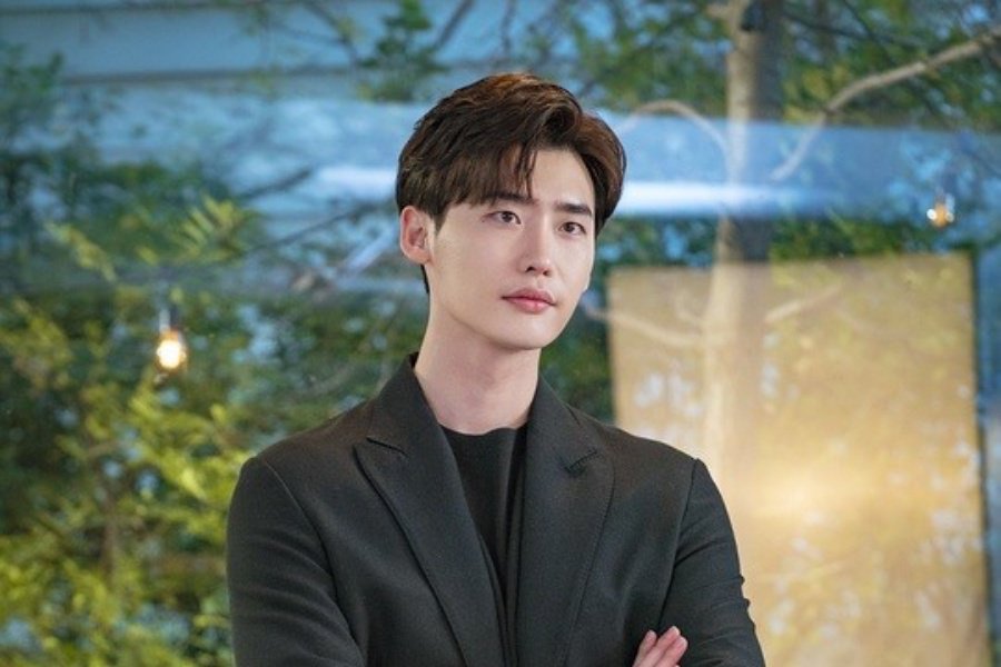 Дорама про сбежавшую невесту со свадьбы. Ли чон сок дорама поцелуй. Романтическое приложение софтбокс. Романтическое приложение сериал 2019. Ли чон сок любовное приложение.