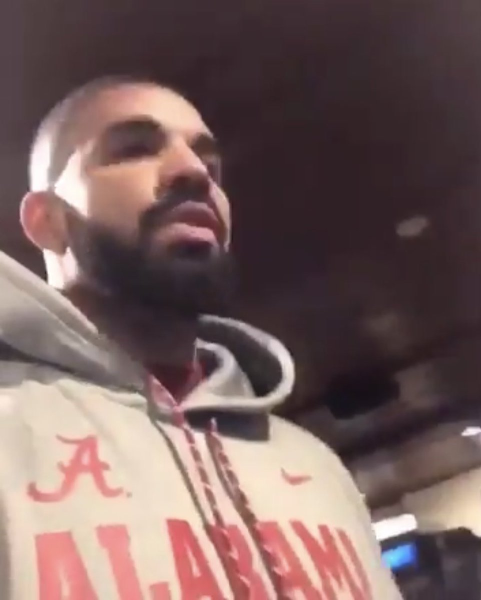 colecubelic's tweet image. The worst.