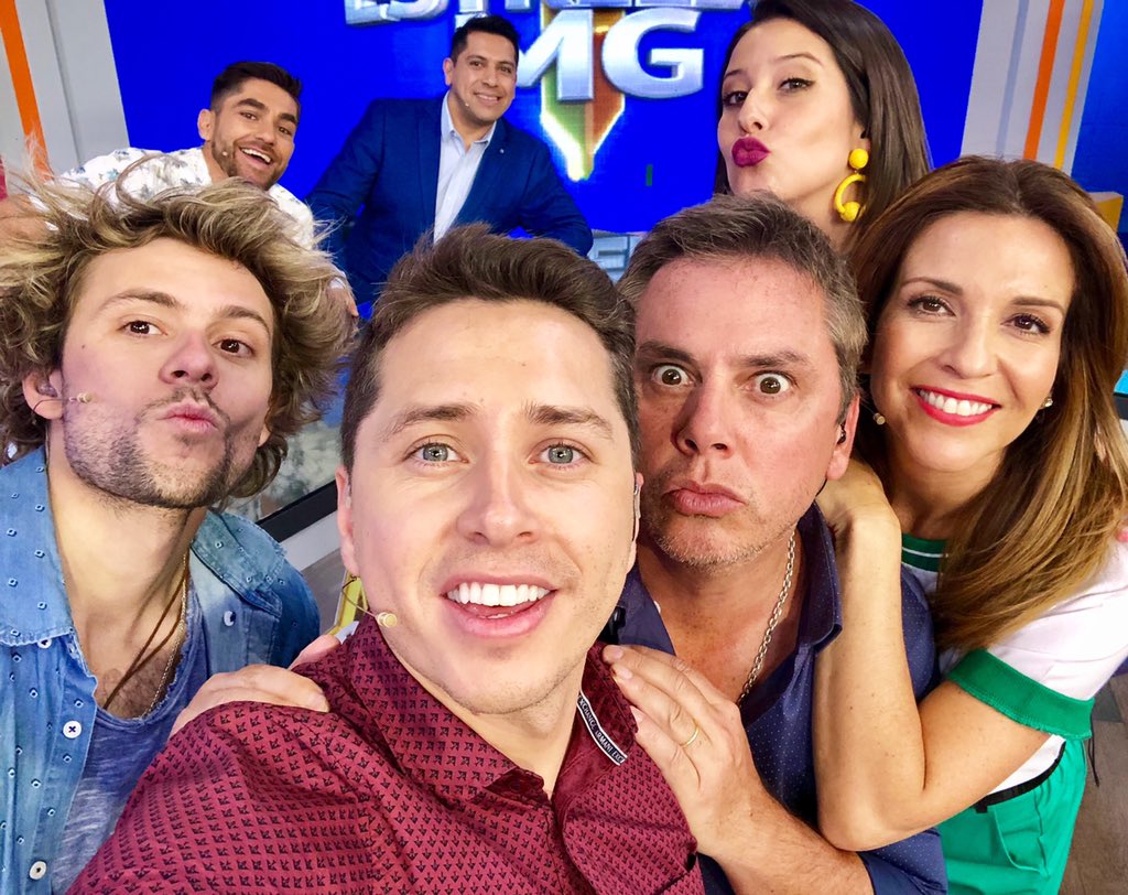 Karol_LuceroV's tweet photo. Primera foto del año en muchogustomatinal dejen sus deseos para el 2019! ...Gracias por acompañarnos! https://t.co/fnmMGSzoYr #QueremosMegaPlus https://t.co/E7xIvN586D