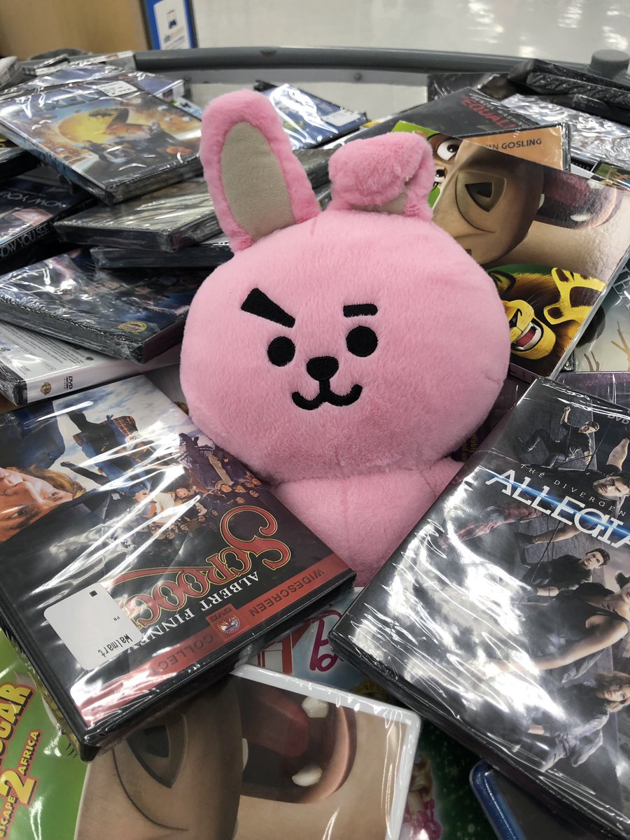 CookysParadise's tweet photo. I’m swimming in movies!
•
•
•
•
#Cooky #BTS #BT21 #CookyBT21 #JeonJungkook #Jungkook #Kook #JungkookBT21 #Bunny #cutie #movies #moviebin #wow #swimming #cute #couldntthinkofabettercaption #BangTang https://t.co/xoihfIBkp2
