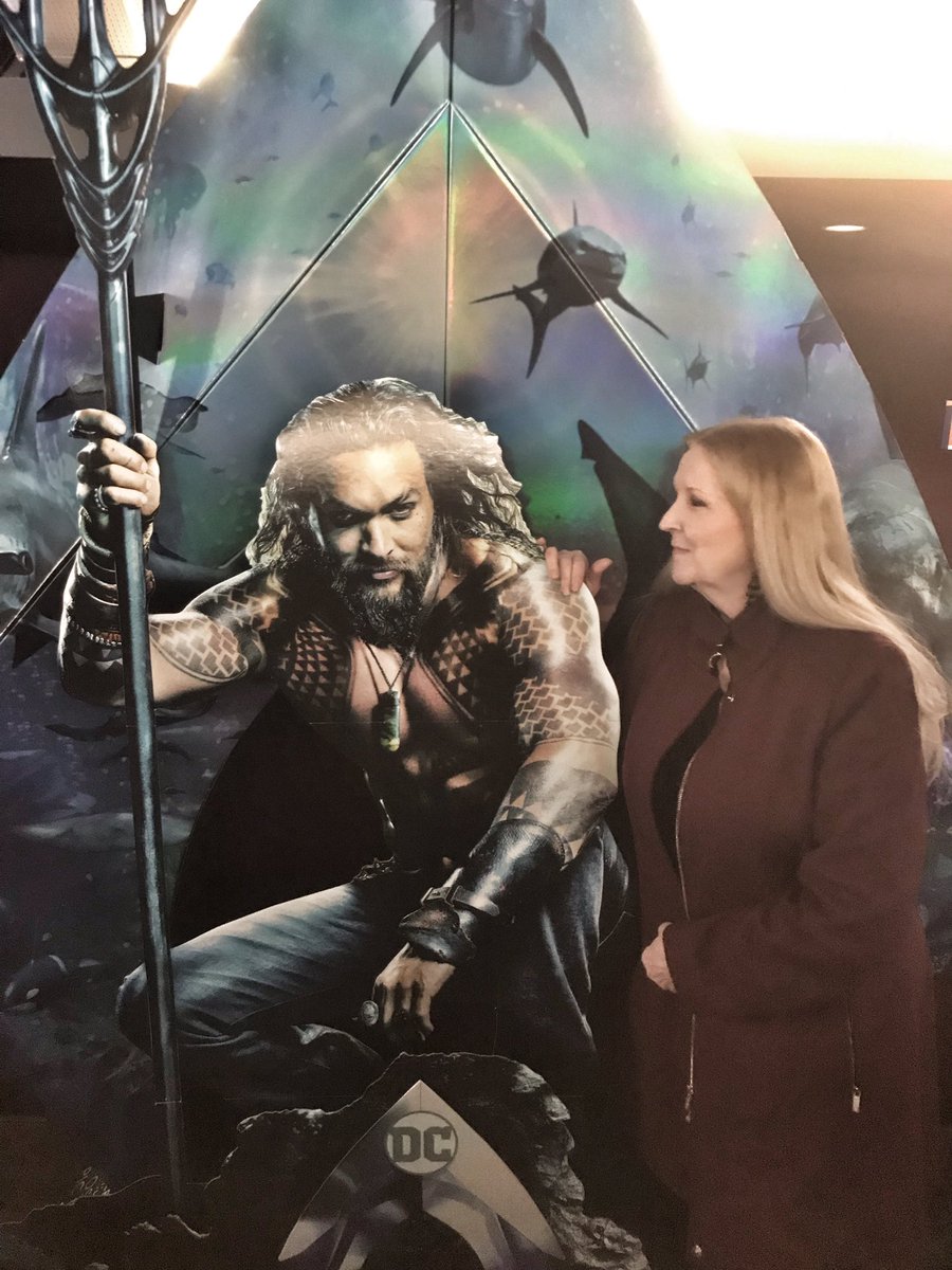 averyholton's tweet photo. When your mom flies halfway across the country for your wedding, but only wants to spend time with this guy. #JasonMomoa #CmonMa https://t.co/ApgLONwM1H