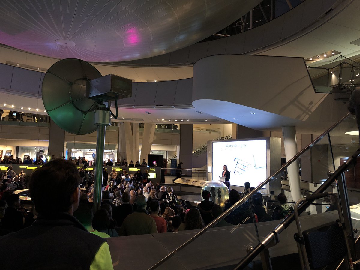 Welcoming 2019 and the robots among us at American History of Natural History with Julie Shaw #AMNHSciCafe