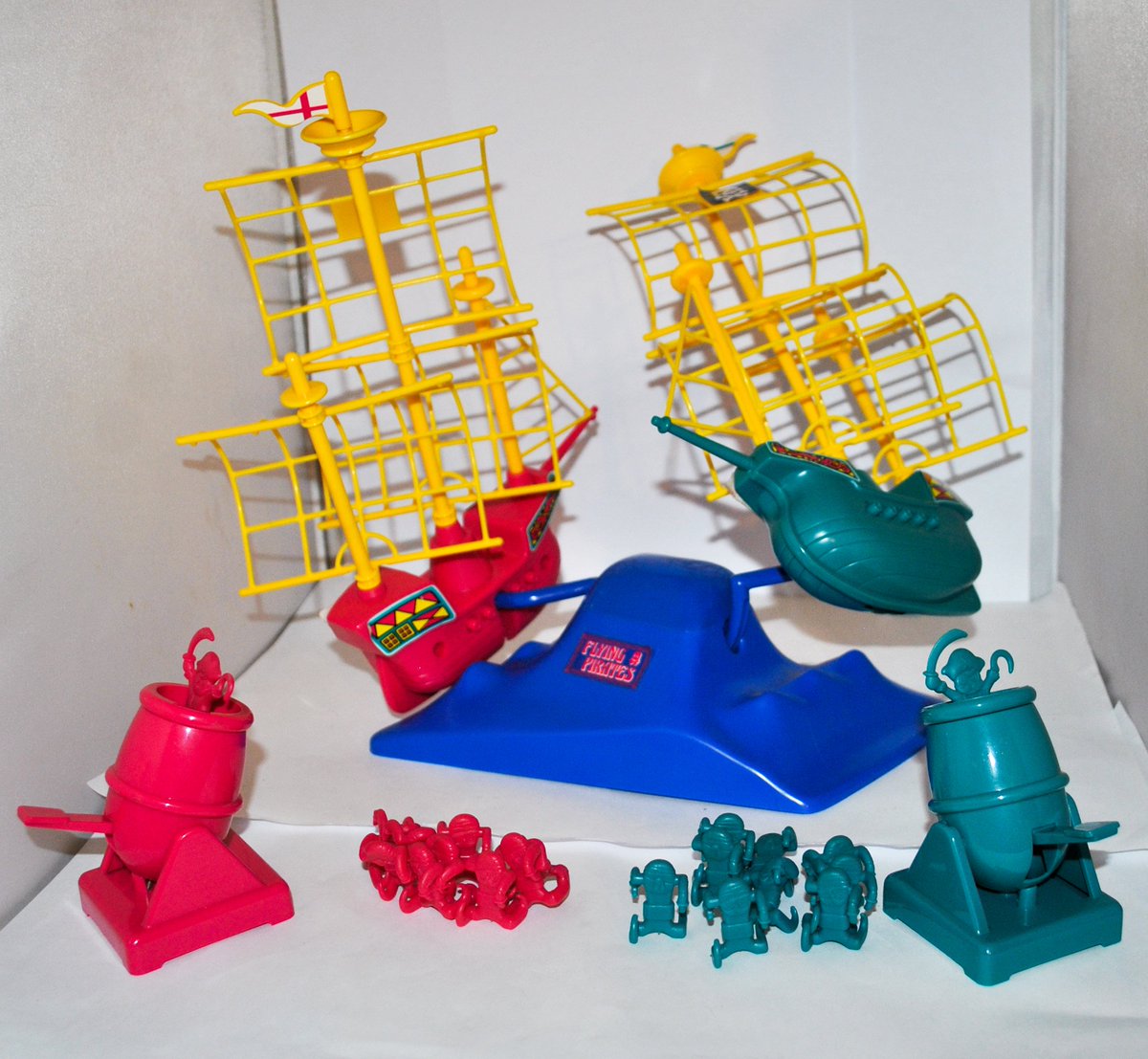 CTToys's tweet photo. Check out this Vintage FLYING PIRATES Game with Box by San Serif Promotions Limited and Asahi Corporation from 1989, Complete, VERY RARE!!! https://t.co/GW4VKY8MT6 via @eBay_UK
#vintage #Pirates #FlyingPirates #games #SanSerif #ASAHI #toys #collectables #Children #familytime https://t.co/NIpvoHCLjZ