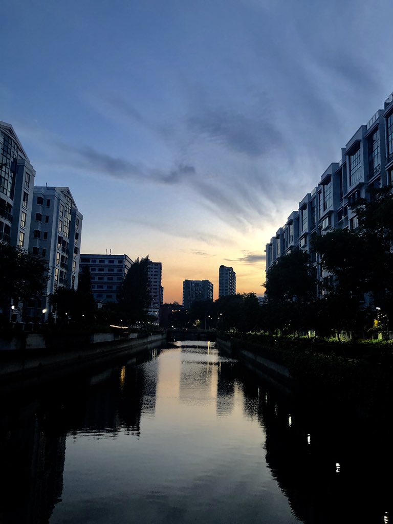 MeilinWK's tweet photo. Day 3 of 2019...I woke up to this... #nofilter #sunrise #nature https://t.co/2sSrjkzmEU