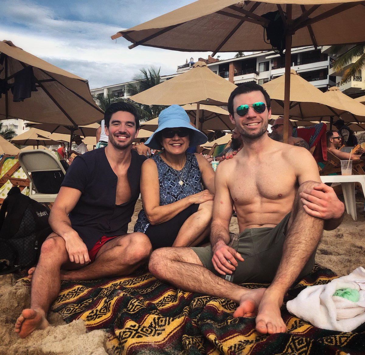 SteveGrandMusic's tweet photo. Nice day hanging out with mom and my brother here in #puertovallarta 

Performing TOMORROW(7:30) &amp; Thursday(7:30) here in #puertovallarta 
I perform the #redrooom at @act2entertainm1 
Tickets at the door or at https://t.co/xGApvnCJ9G https://t.co/cDNBZFl71V