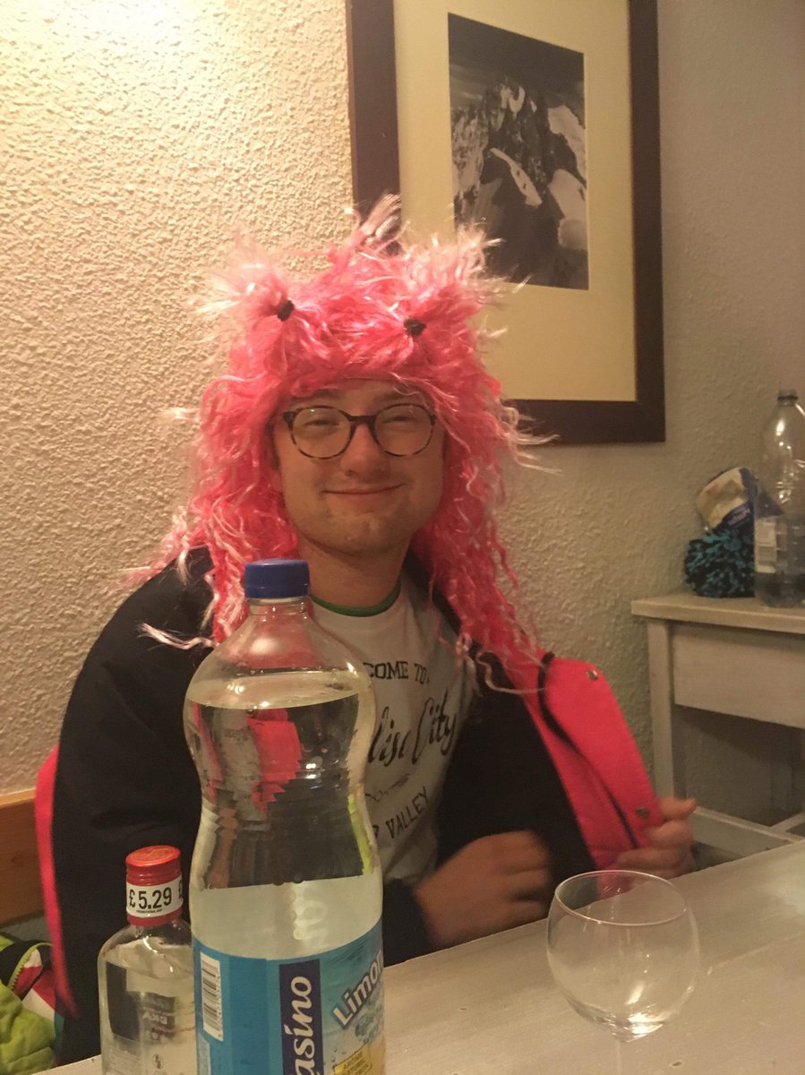 _edthomas's tweet photo. Im gonna fail my exams😩🥳 do I look bothered tho https://t.co/ArGYL4oC4L