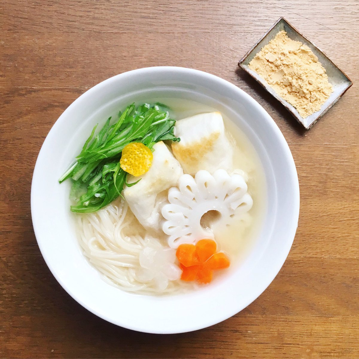 日坂春奈 على تويتر 今日のそうめん 白味噌きなこお雑煮にゅうめん 奈良県で きな粉をつけながら食べる白味噌のお雑煮があると聞いて 美味しそう と思って作ってみました 美味 そうめん 素麺 手延べそうめん にゅうめん 真砂喜之助製麺所 そうめんまつり