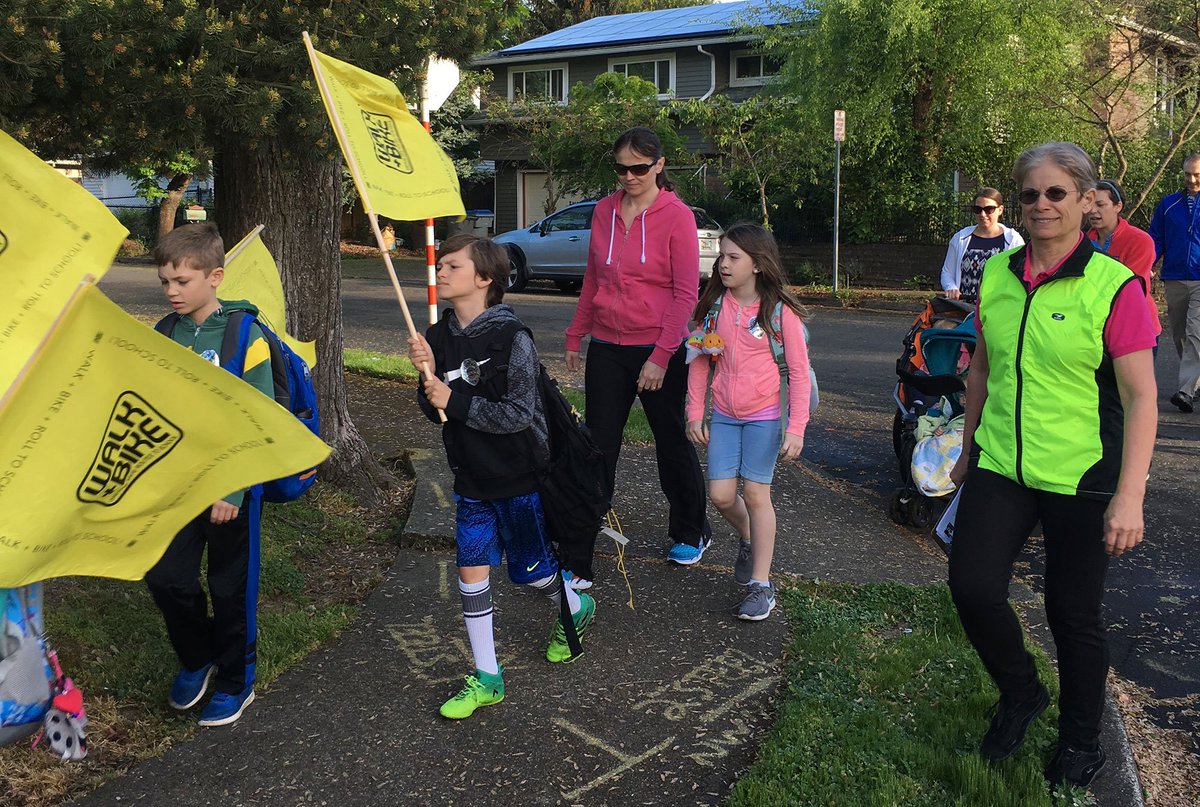 oregonmetro's tweet image. Metro’s Regional Travel Options program is offering its next round of grants to groups seeking to encourage people to use other ways of moving around besides driving alone. #traveloptions in greater #Portland #Oregon Learn more: oregonmetro.gov/news/travel-op…