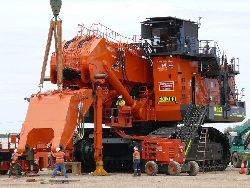 HITACHI 日立建機 EX8000 1/87 ショベルカー