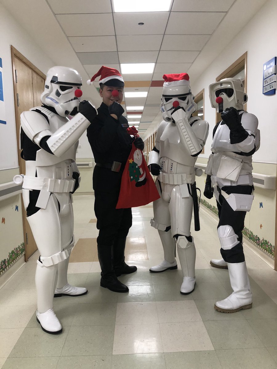 youngdarthmaul's tweet photo. @501stChinese visited children in Shanghai Xinhua hospital with MAW #BadGuysDoingGood @501stLegion https://t.co/FAh273uxmC