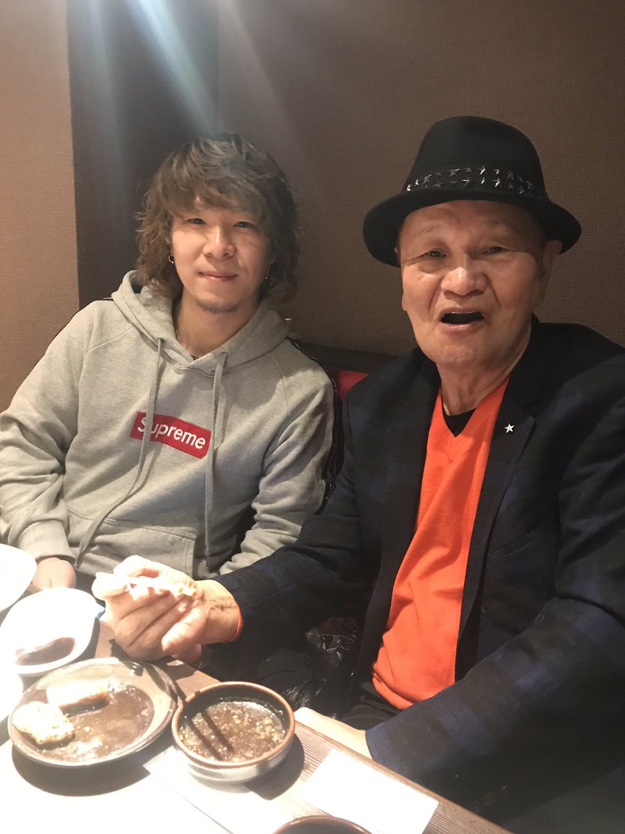 lamp_boss's tweet photo. 広島Sammy会 2019
ニューヨーク マンハッタン「MOMOTARO」のSammyさん来広されてHappy New Year！
今年 二井原ニューヨーク研修か? https://t.co/Mc8DxH5ddJ