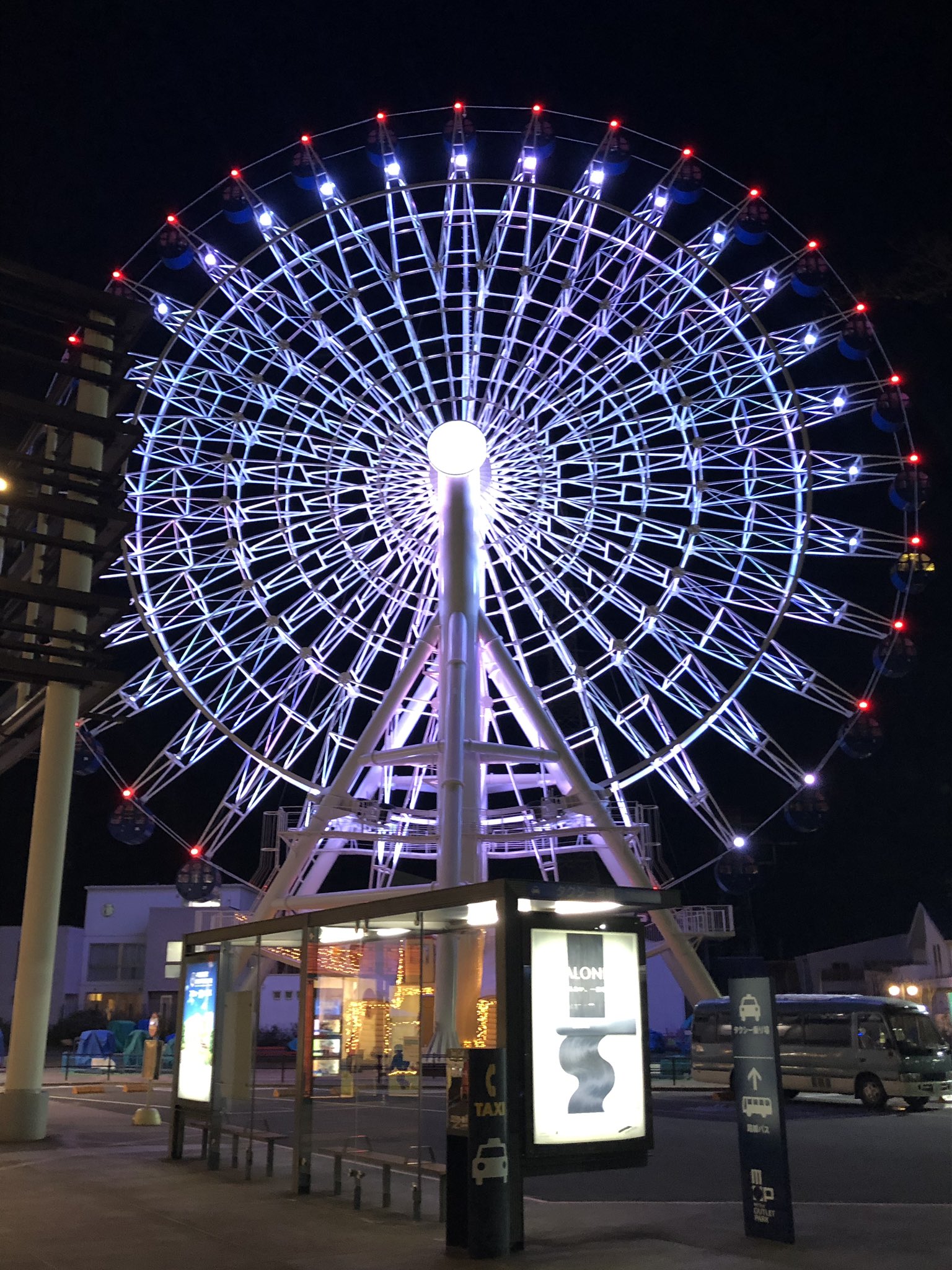 ﾖｼｴｸﾘｴｲｼｮﾝ Twitter પર 観覧車 どうぞ 夕景から夜景まで ずっと見てられる 観覧車 観覧車デート 夜景 Ferriswheel 三井アウトレットパーク 三井アウトレットパーク仙台港 仙台 帰省 夜景 夜景スポット 仙台市 Kanransha 仙台港 仙台港
