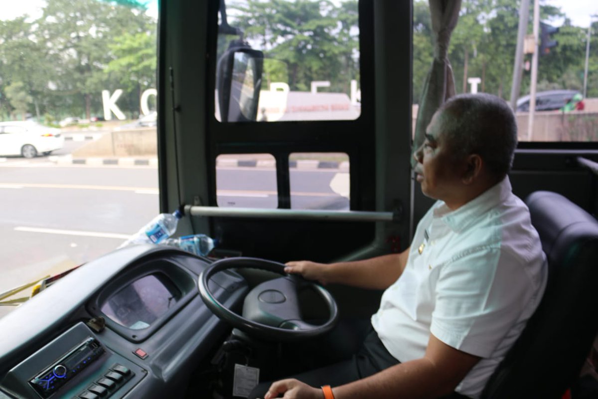 Rahmat_Effendi_'s tweet photo. Pagi ini mengiringi para pegawai pemkot menggunakan bis hingga 3 kali rute ke stadion patriot chandrabaga menuju kantor pemkot Bekasi.

@pemkotbekasi @humasbekasikota https://t.co/8eXHYre4rn
