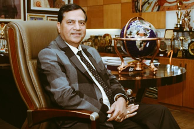 SManu41's tweet photo. लड़ना तो उसे पड़ता ही है #AmrapaliFlatBuyers  जिसका हक मार दिया गया हो 
नैतिकता के आधार पर भी कुछ ना बोलने वाले राजनीतिज्ञ सिर्फ अपने बारे में सोचते है और ज्ञान बांट रहे। @BJP4India @INCIndia
 दुखियारी जनता रोए कटे मेरे कोई फर्क नहीं #WeWantOurHomes @OfficialNBCC काम शुरू करवाओ https://t.co/Lu6XoNJJLO