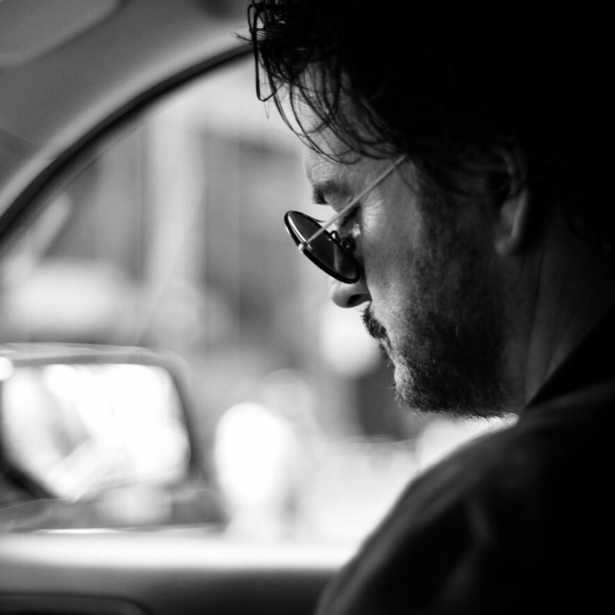 Ricardo_Arjona's tweet photo. Yo me instale en el mes de enero, afuera creo, que es abril.
(WT) https://t.co/CEUF0sVKn2