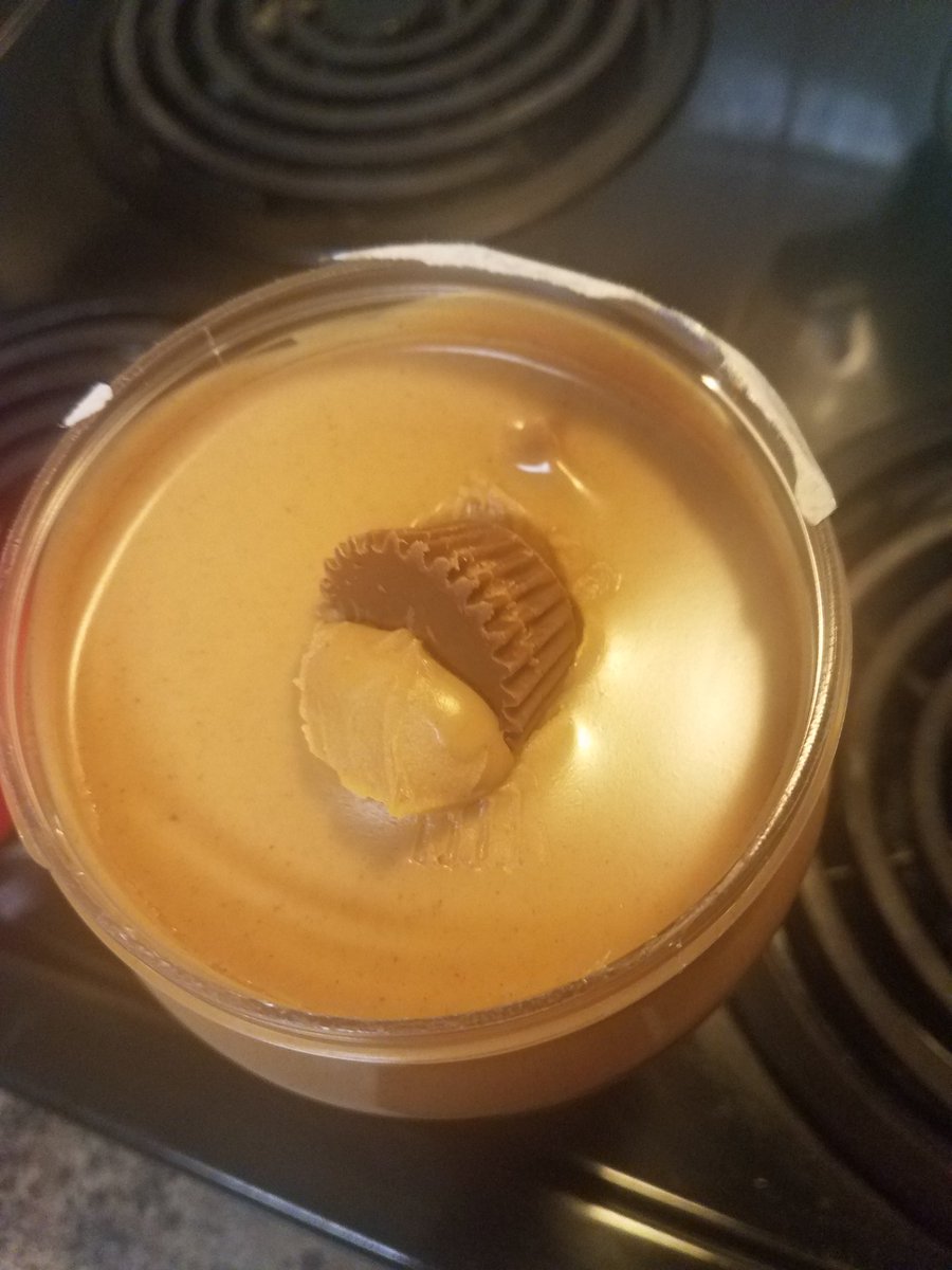 ALWearyDad's tweet photo. #WhyMyResolutionFailed
Dipping a Reese's cup into peanut butter. Game over... https://t.co/Rg3dc7SsGR