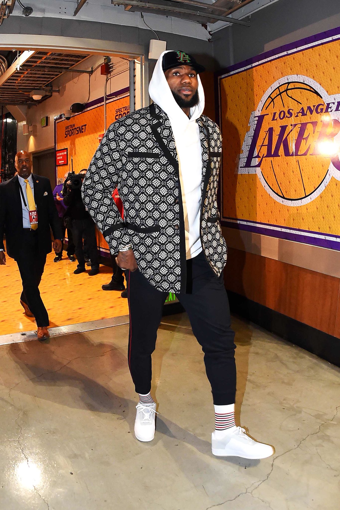 B R Kicks on X KingJames arrives wearing the A COLD WALL x Nike Air Force 1 Low. https t iP7YZozSI4 X