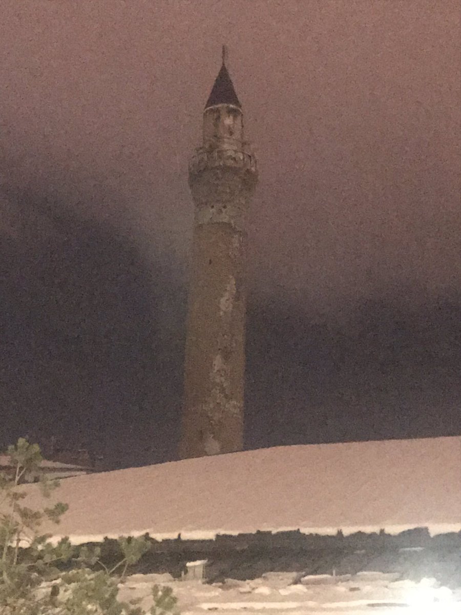 Sivas Ulucami’nde bir sabah namazı vakti. Hayırlı sabahlar.