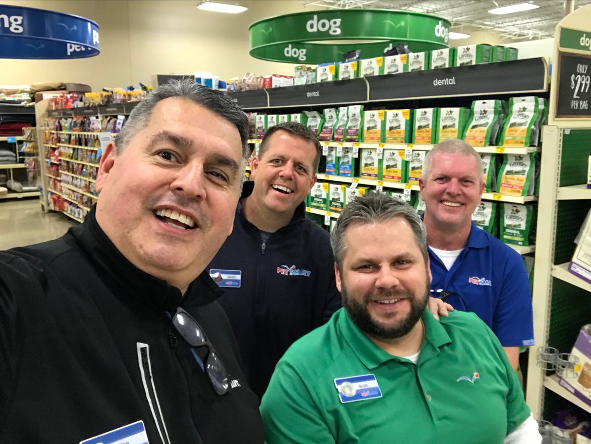 JoeCahue's tweet photo. Enjoyed our visit with SL Tyler &amp; team @ PetSmart #1968 Owensboro KY. Thank you for an outstanding 2018 and here’s to a great &amp; even better 2019! Tyler and his team are the Trusted Partners! #LifeAtPetSmart#Play2Win#SnapBack#GLSwag https://t.co/Ujr9xOy2Eb
