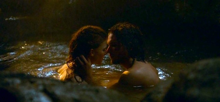 Игритт и джон сцена. Роуз Лесли сцена в пещере. Роуз Лесли Игритт в пещере. Джон и Игритт в пещере. Ингрид и Джон Сноу в пещере.