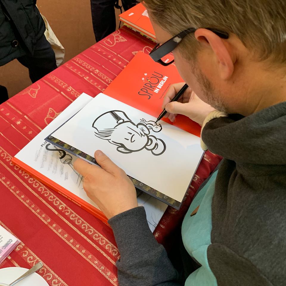 Modern_Graphics's tweet photo. So, Flix und fertig! Mit der gestrigen #Signierstunde von @DerFlixxx sind unsere Adventsaktionen im Europa Center zu Ende gegangen. Wir wünschen allen ein frohe Fest!
Wir haben noch am Wochenende (inkl Sonntag) geöffnet und an #Heiligabend bis 14 Uhr für alle Kurzentschlossenen. https://t.co/YL9iLUBIGW