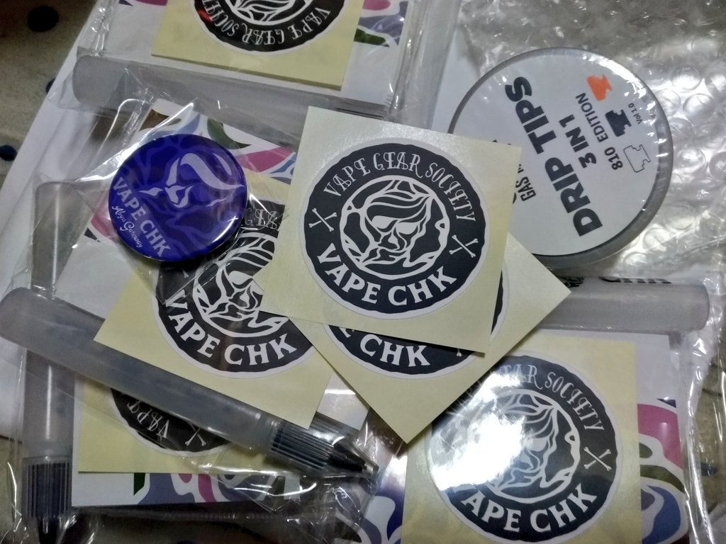 pig_ash1's tweet photo. CHKさんで頼むのも最後やなって思ってたら、ティッシュとかステッカーいっぱい入ってたw
今までありがとうございました。 https://t.co/FHlhaHEdGQ