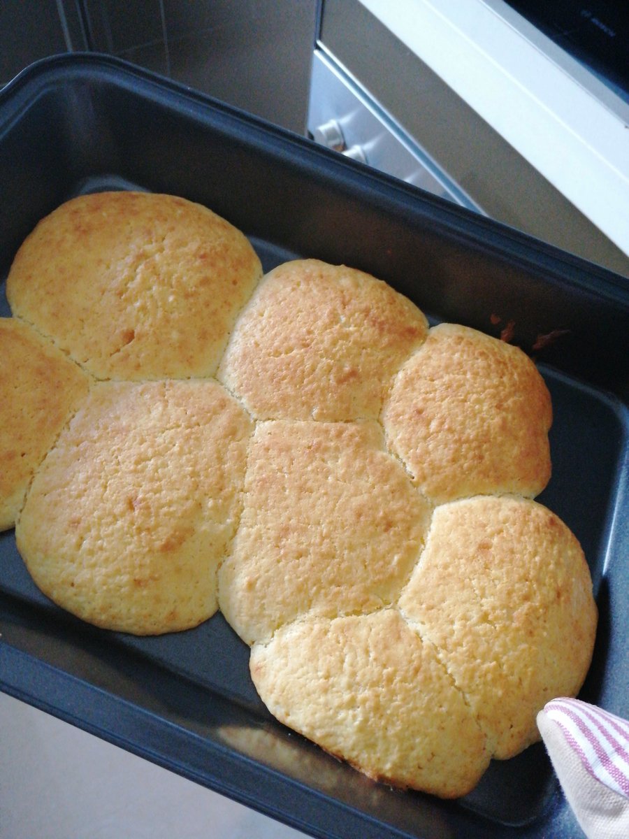 MsLeloB's tweet photo. Okay, let me try again 😢 HOW DO I MAKE THEM Round??? https://t.co/v1XipcRxUc