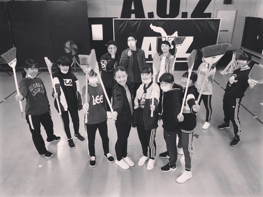 AuzerStudio's tweet photo. 2018スタジオ大掃除大作戦❗️無事終了‼️💪おかげでスタジオはピッカピカ❗️お手伝い頂いた生徒の皆さん、ありがとうございました😊
#auz #auzer #大掃除 #綺麗 #気持ちいい https://t.co/E1ezcn02Ct