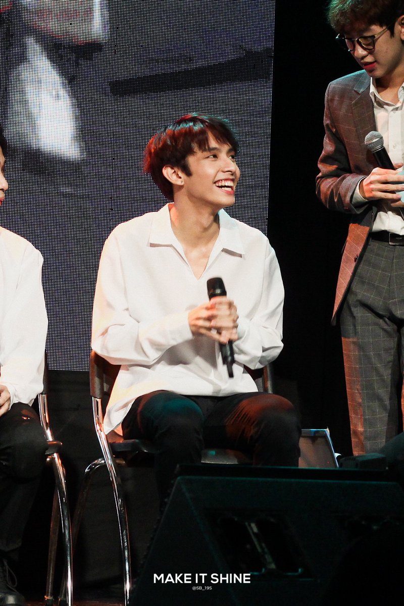 sb_19s's tweet photo. 181219 #SB19 Start of the Best Mini Concert - Justin

애기야 애기 ㅠㅠㅠㅠ

#SB19_StartOfTheBest #에스비19 https://t.co/i1taTMIH3I