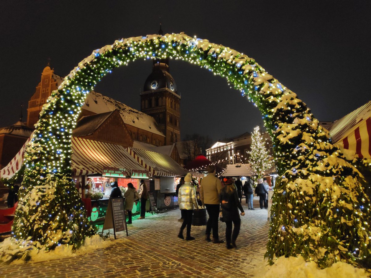 Uc Nakashima タリン リガ ヴィルニュスのクリスマス 僕的感想ですと クリスマス ツリーのセンスはタリンが1番 デカいクリスマスツリーの数はリガが1番 クリスマスマーケットの雰囲気はヴィルニュスが1番 ちなみにタリンがヨーロッパ