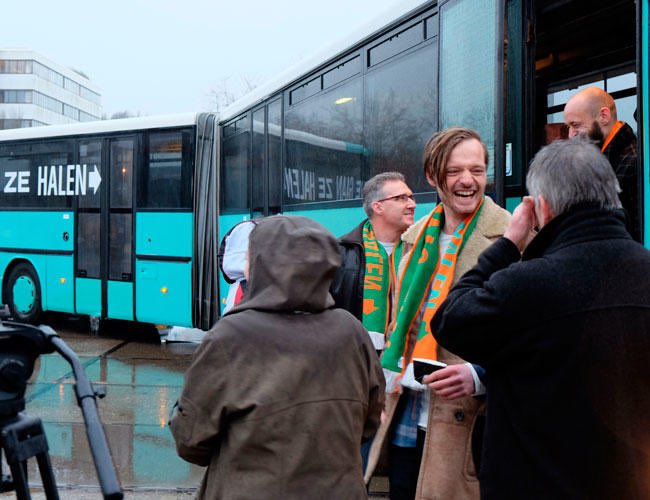WeGaanZeHalen's tweet photo. “A fleet of cars and a bus has set off from the Netherlands in a convoy that aims to raise awareness of the plight of migrants in Greek island camps and maybe even bring some of them back to the Netherlands.” #wegaanzehalen #letsbringthemhere 

https://t.co/mNMkw8Wzob https://t.co/CEiOsME2A9