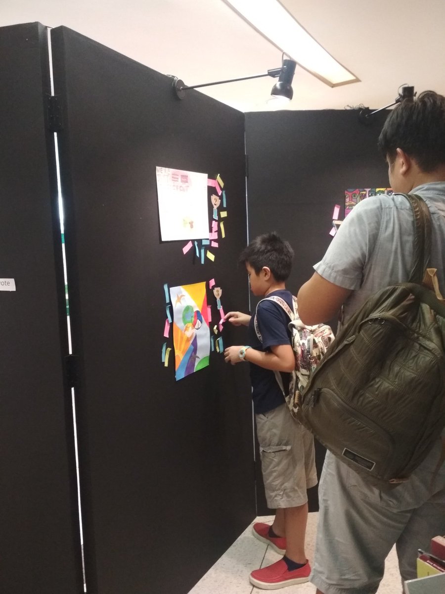 SEAJunction's tweet photo. After you vote, you can grab one or two or more merchandise and books here! We will also announce the winners tomorrow. Stay tuned.
#SoutheastAsia #SEAJunction #SEAJunctionsevent #minibookfair #drawingcompetition https://t.co/sNxE2sunlG