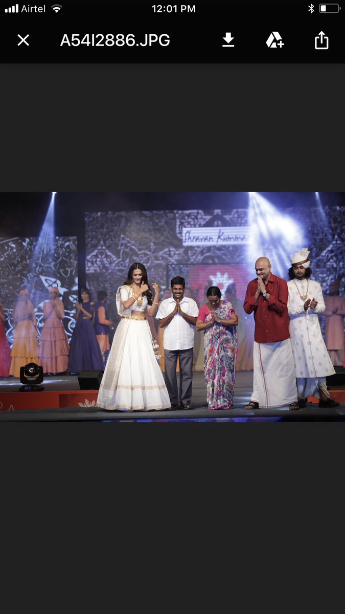 ShubraAiyappa's tweet photo. Loved wearing this one for the finale of AP crafts mela held in Tirupati @apcraftsmela . @shravankummar you are amazing❤️ . Thank you @vibri_media for making a part of this event and putting up such a good show. Jewellery by @Malabartweets https://t.co/i6bkOaYbQE