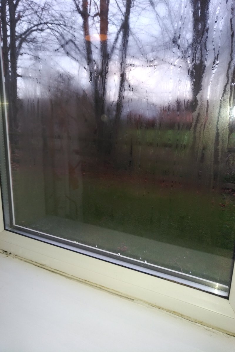 mistyglazing's tweet photo. Steamed up double glazing, easily taken care of at Misty Glaze.
We replace the Glass only, and never the frames.
#wanstead #southwoodford #woodfordgreen 
#glassrepairs #blownwindows https://t.co/TcQUGqyB45