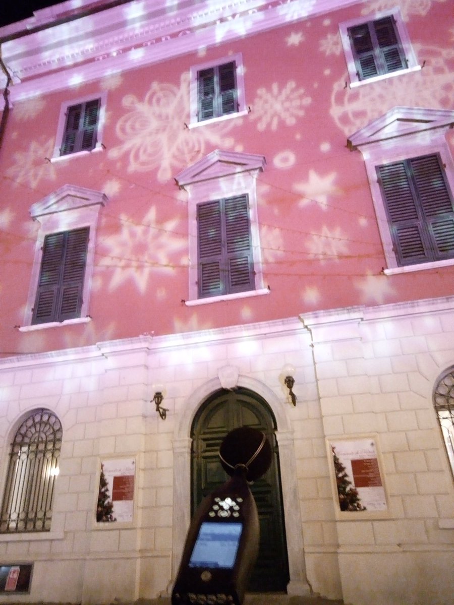 davidefoppiano's tweet photo. Tanti auguri di buon Natale e felice anno nuovo a tutti. https://t.co/s0zdf0ysue