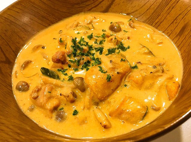 リュウジ 料理のおにいさんバズレシピ 煮込み不要 ルーすら要らない 豆乳パンプキンシチュー かぼちゃ250gはラップし600w3分チン 鶏肉0gはバター10gで炒め玉ねぎ半個 しめじ1パック入れ炒めかぼちゃと豆乳500cc コンソメ大さじ1と1 3 塩胡椒し10
