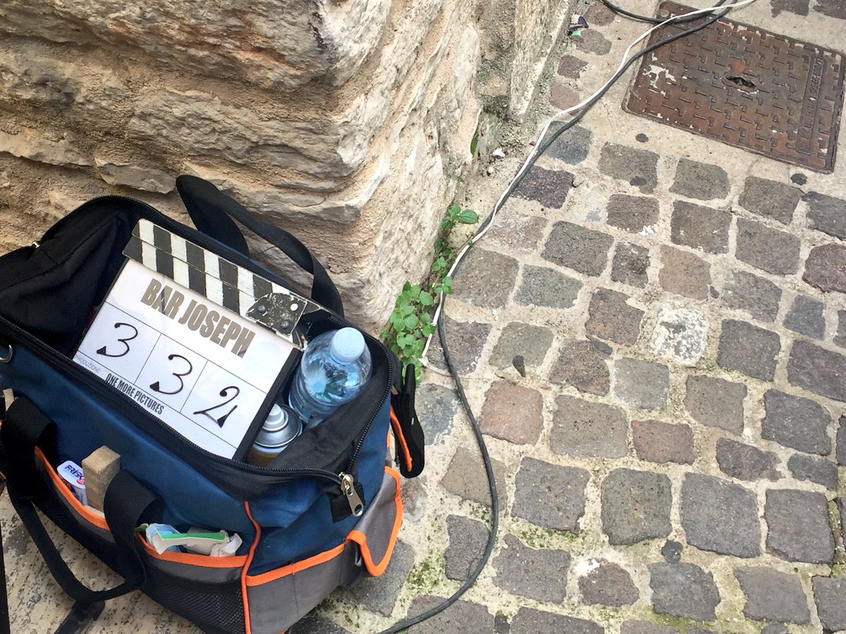 IarosOscar's tweet photo. Fine riprese in #Puglia di #BarJoseph, il nuovo film di @GiulioBase dopo i consensi per “Il banchiere anarchico”. Armonia e allegria sul set, le ultime tre settimane a Bitonto, con #IvanoMarescotti, #NicolaNocella e tanti attori tecnici maestranze pugliesi. #cinema https://t.co/7nyHnlzST4