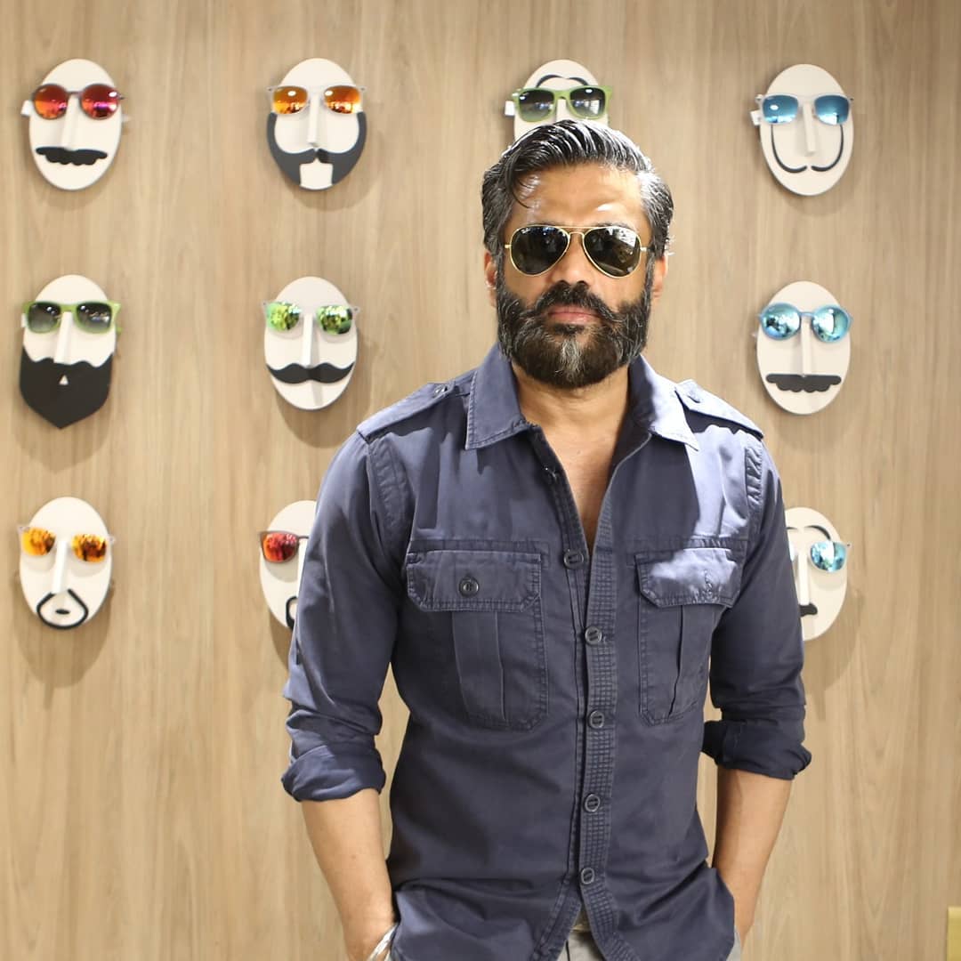 Hold On!
Here He is d Most Dynamic Superstar @SunielVShetty launches @SPECTALIVE 
All Eyes Here
#SpectaMumbai 
#SpectaLive